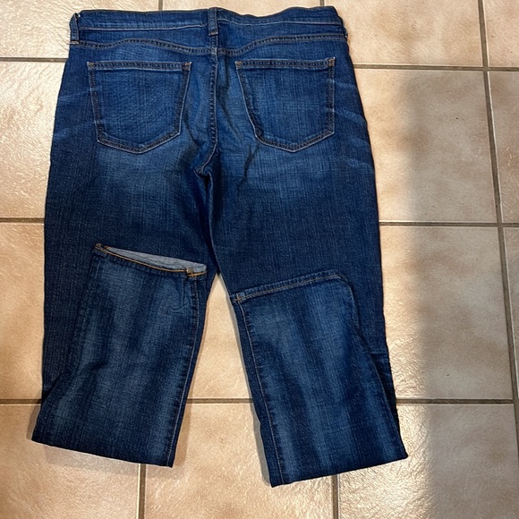 J Crew 28 women’s pants. Distressed slightly. Blue jeans - Picture 3 of 3